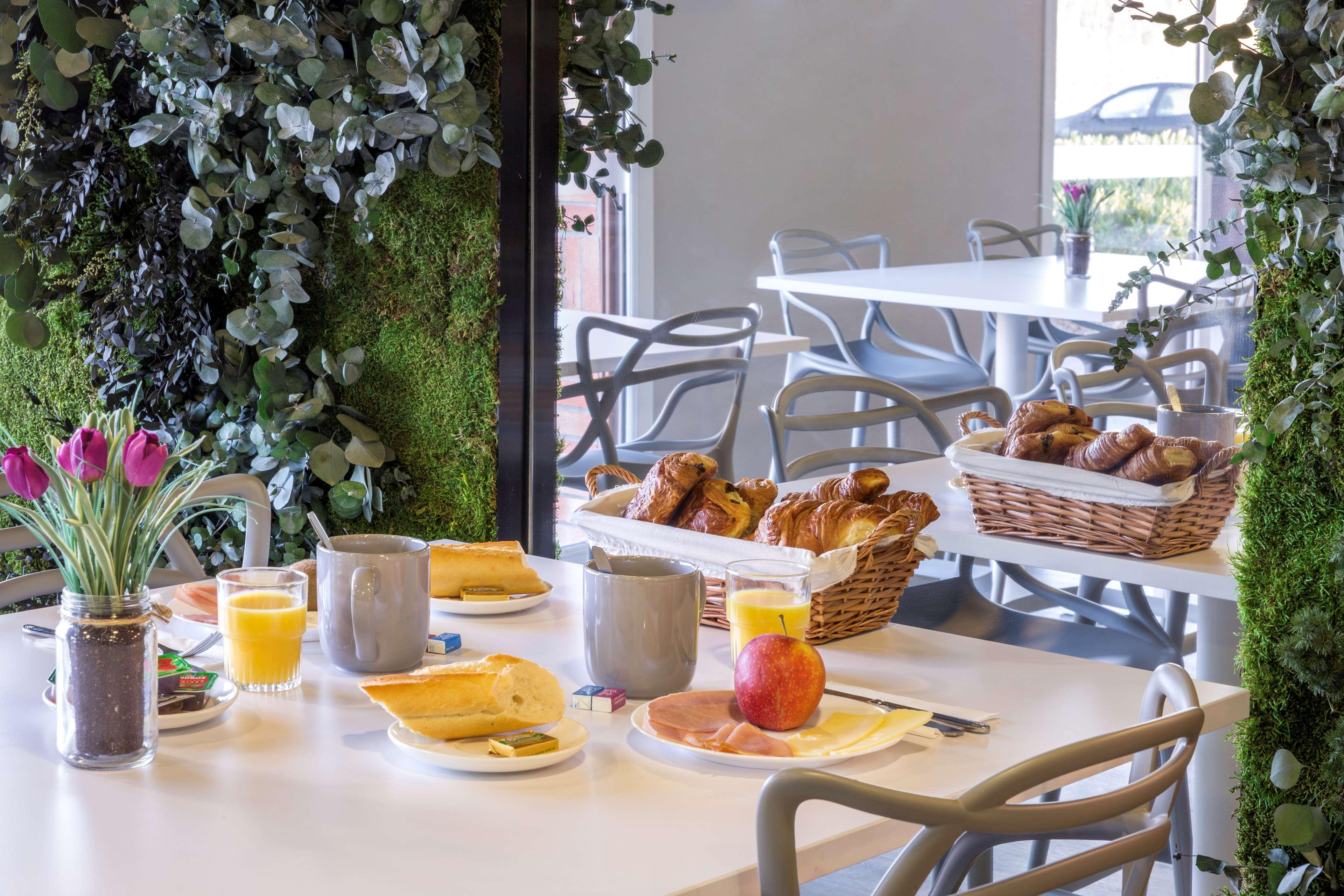 Sure Hotel By Best Western Saint-Amand-Les-Eaux Esterno foto